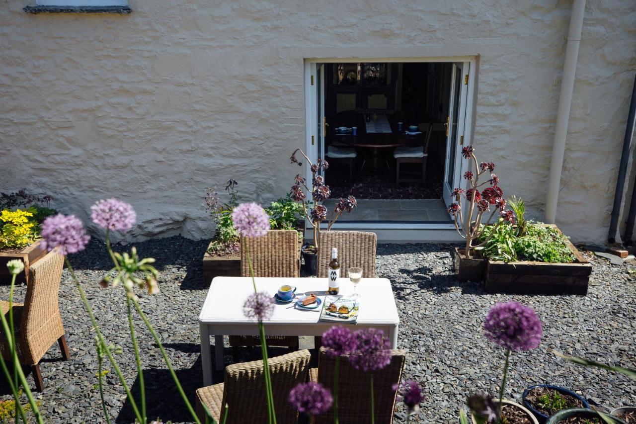 Penrhiw Farm B & B Goodwick Экстерьер фото